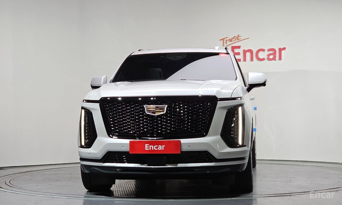 2025 Cadillac Escalade V 6.2 ESV ESV Sports Platinum с пробегом 3 995 км
