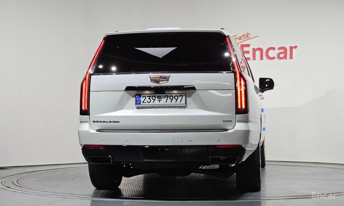 2025 Cadillac Escalade V 6.2 ESV ESV Sports Platinum с пробегом 3 995 км