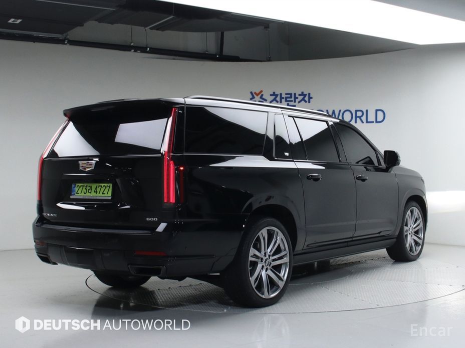 2025 Cadillac Escalade V 6.2 ESV ESV Sports Platinum с пробегом 3 935 км