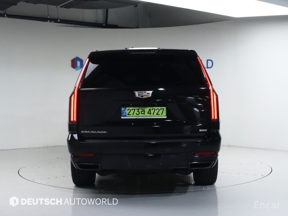 2025 Cadillac Escalade V 6.2 ESV ESV Sports Platinum с пробегом 3 935 км