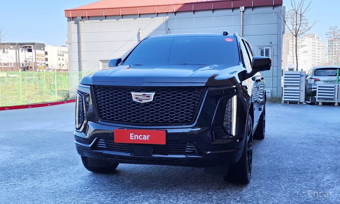 2025 Cadillac Escalade V 6.2 ESV ESV Sports Platinum с пробегом 11 104 км