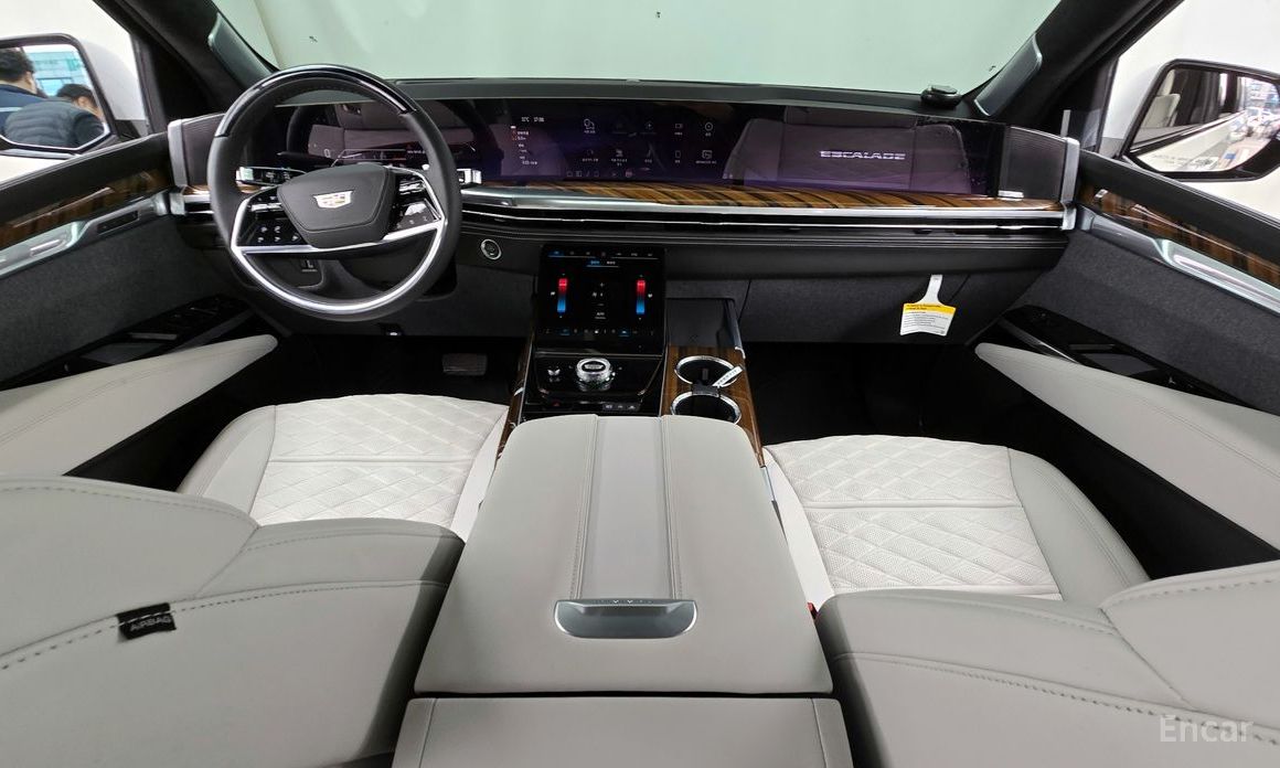 2025 Cadillac Escalade V 6.2 ESV ESV Sports Platinum с пробегом 3 995 км