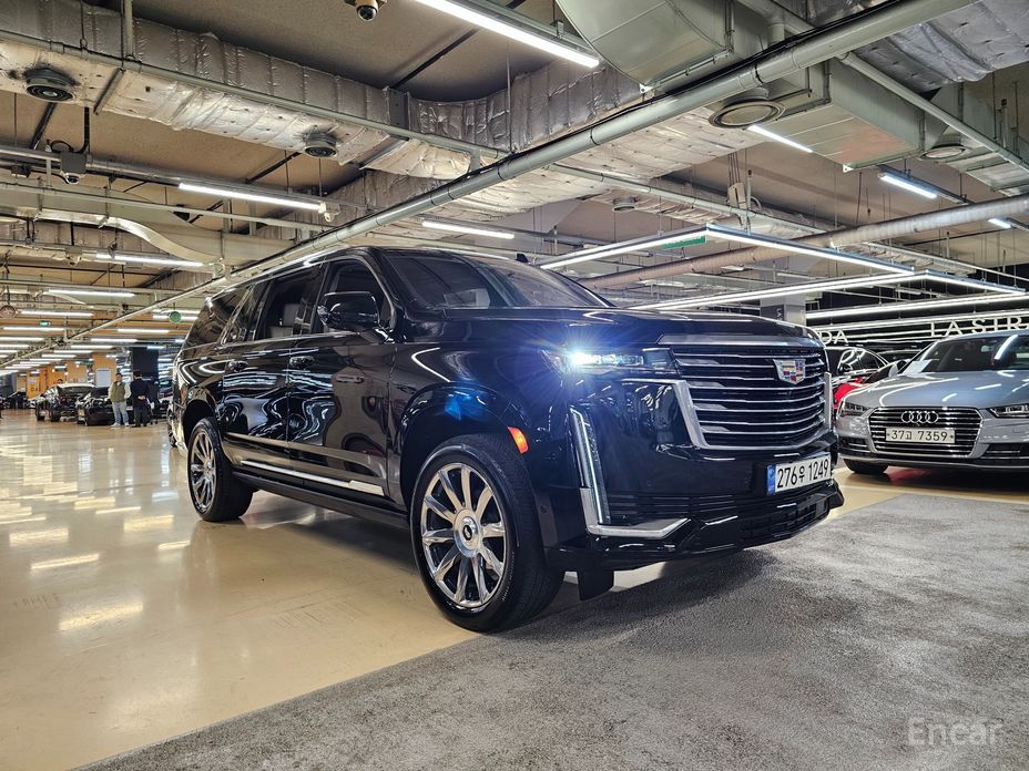 2022 Cadillac Escalade V 6.2 ESV ESV Premium Luxury Platinum с пробегом 35 613 км
