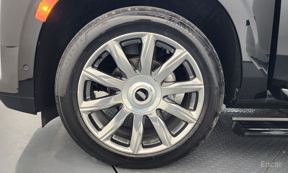 2022 Cadillac Escalade V 6.2 ESV ESV Premium Luxury Platinum с пробегом 62 878 км