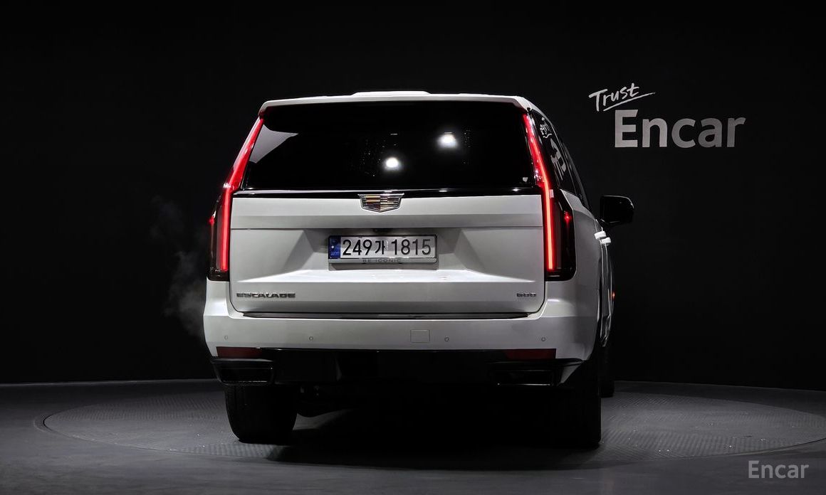 2023 Cadillac Escalade V 6.2 ESV ESV Sports Platinum с пробегом 33 678 км