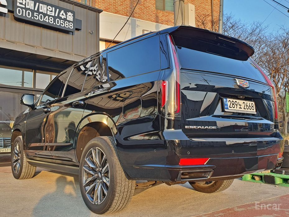 2022 Cadillac Escalade V 6.2 Sports Platinum с пробегом 26 305 км