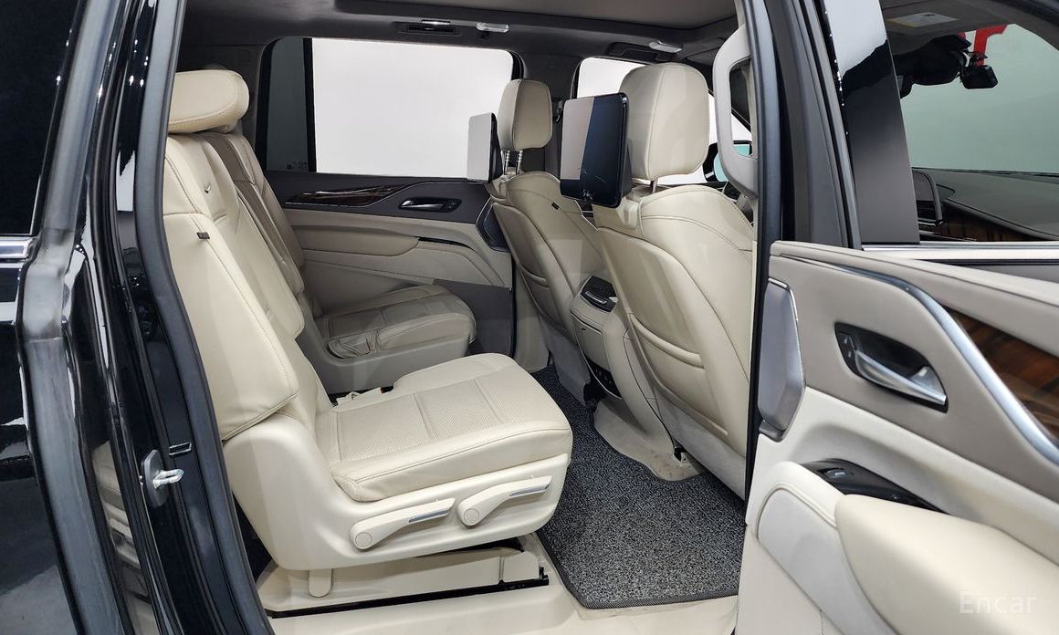 2022 Cadillac Escalade V 6.2 ESV ESV Premium Luxury Platinum с пробегом 62 878 км