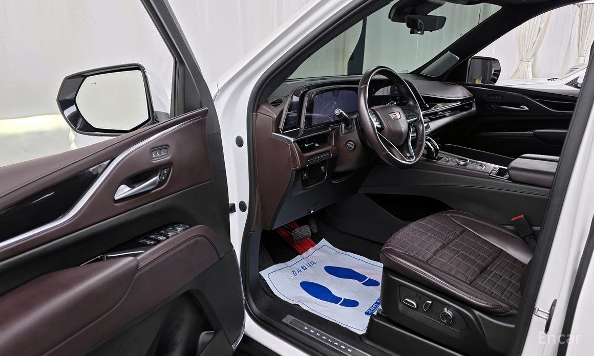 2023 Cadillac Escalade V 6.2 ESV ESV Sports Platinum с пробегом 33 678 км