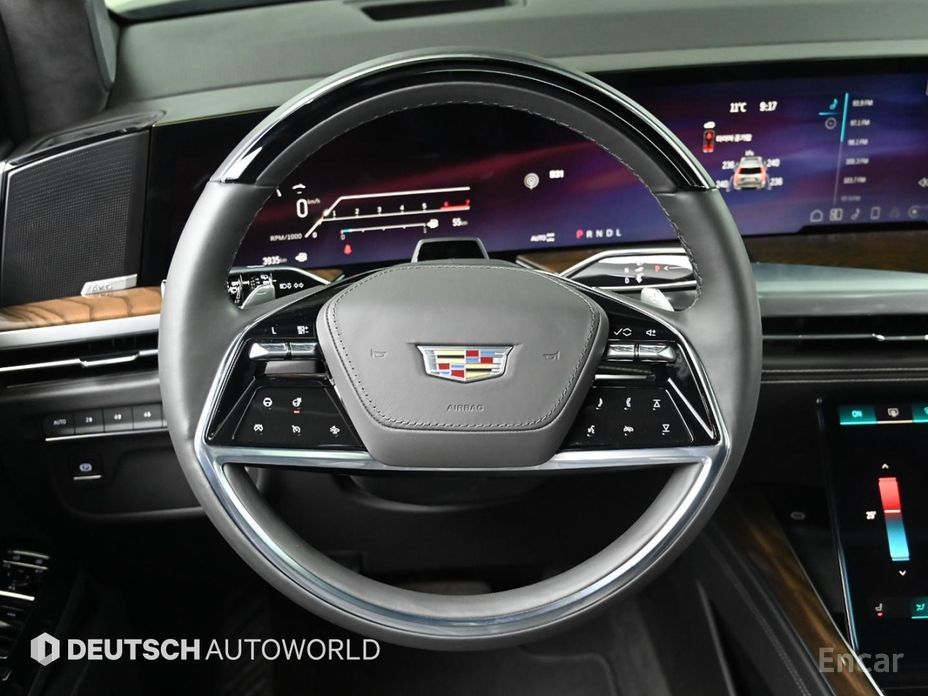 2025 Cadillac Escalade V 6.2 ESV ESV Sports Platinum с пробегом 3 935 км