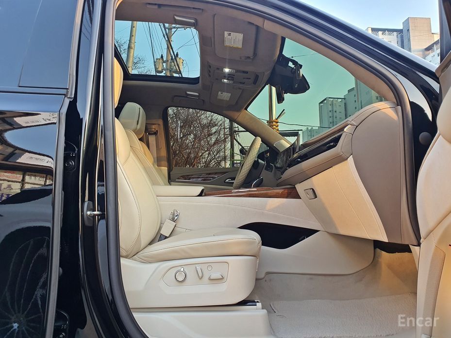 2022 Cadillac Escalade V 6.2 Sports Platinum с пробегом 26 305 км