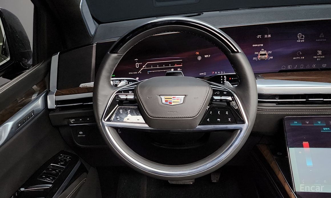 2025 Cadillac Escalade V 6.2 ESV ESV Sports Platinum с пробегом 11 104 км