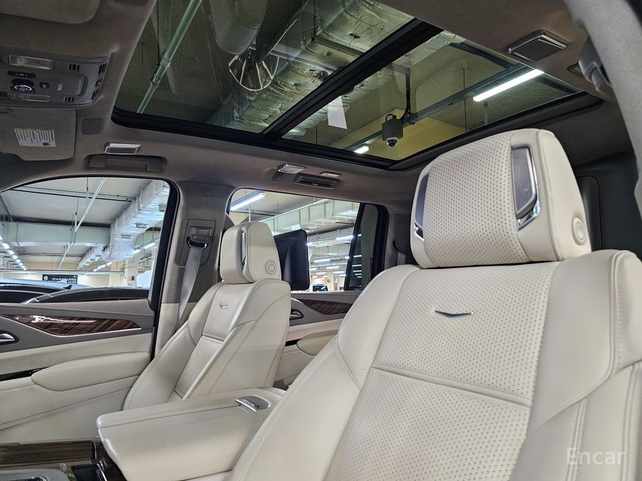 2022 Cadillac Escalade V 6.2 ESV ESV Premium Luxury Platinum с пробегом 35 613 км