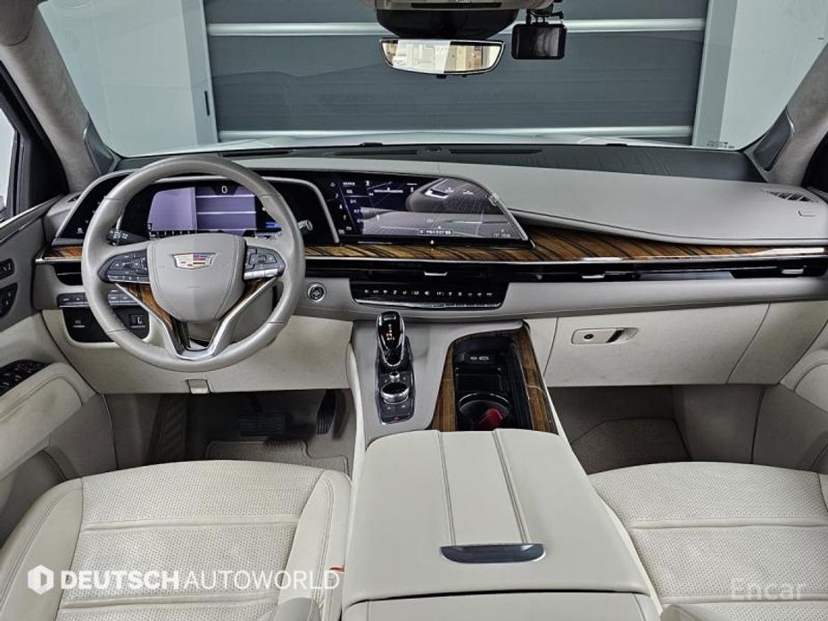 2023 Cadillac Escalade V 6.2 Sports Platinum с пробегом 30 833 км