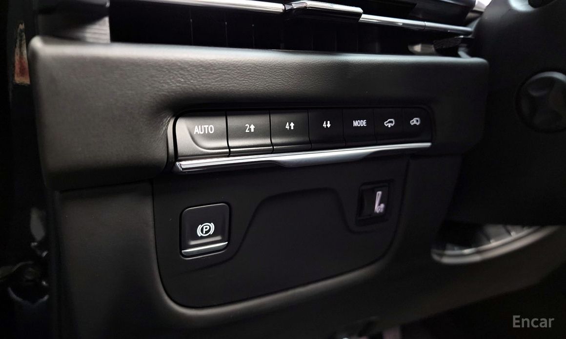 2025 Cadillac Escalade V 6.2 ESV ESV Sports Platinum с пробегом 11 104 км