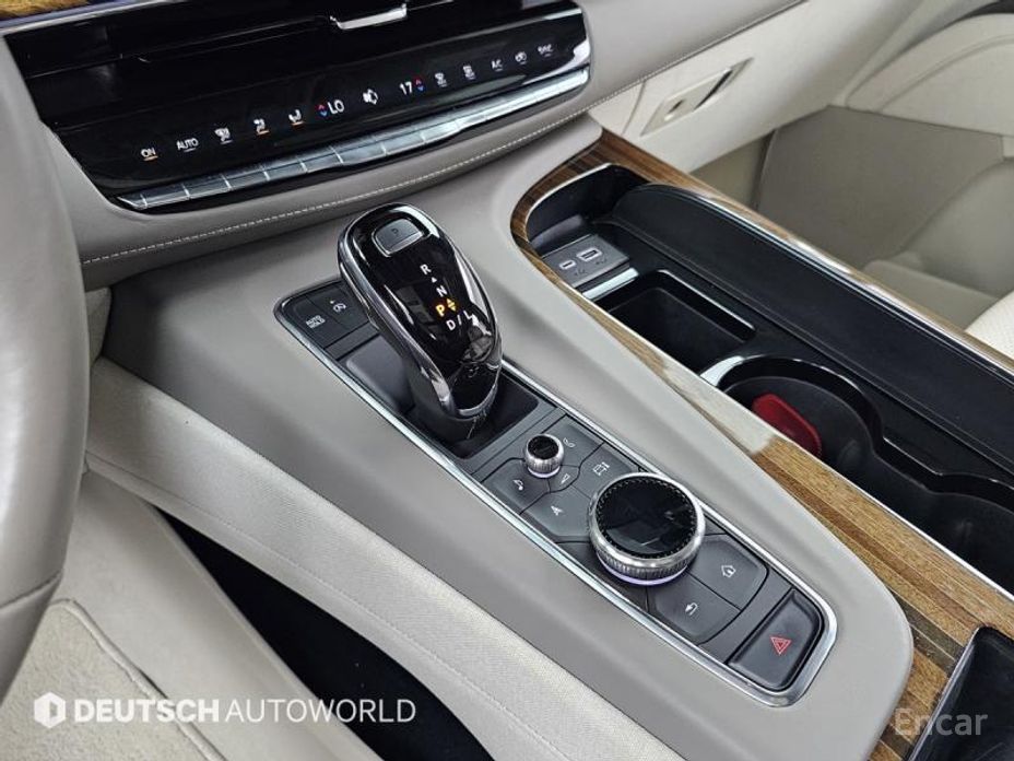 2023 Cadillac Escalade V 6.2 Sports Platinum с пробегом 30 833 км
