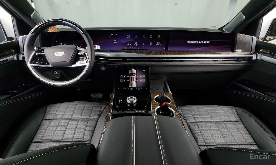 2025 Cadillac Escalade V 6.2 ESV ESV Sports Platinum с пробегом 14 837 км