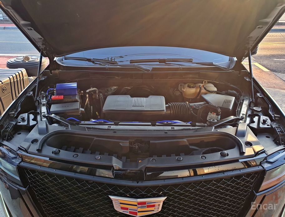 2022 Cadillac Escalade V 6.2 Sports Platinum с пробегом 26 305 км