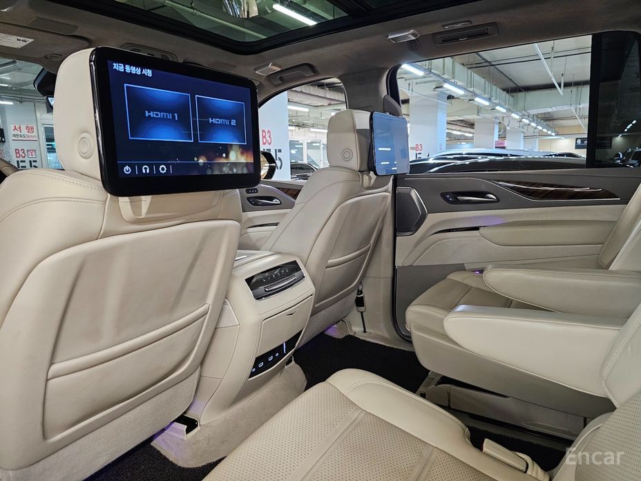 2022 Cadillac Escalade V 6.2 ESV ESV Premium Luxury Platinum с пробегом 35 613 км