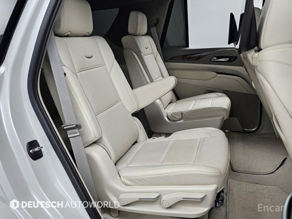 2023 Cadillac Escalade V 6.2 Sports Platinum с пробегом 30 833 км