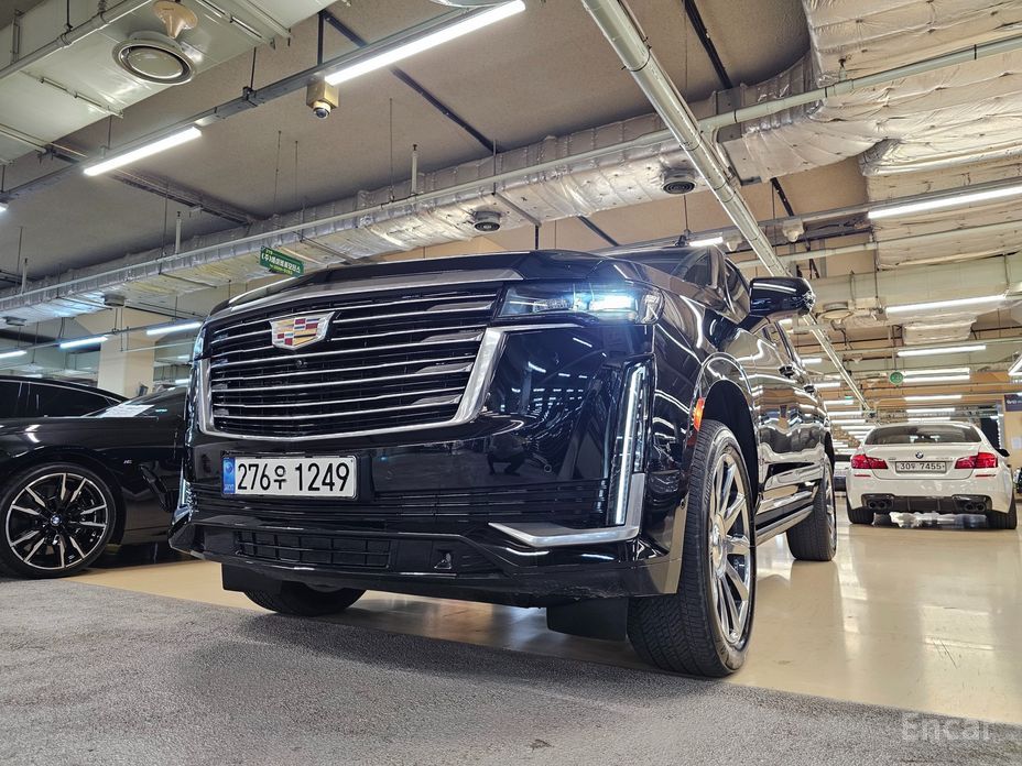 2022 Cadillac Escalade V 6.2 ESV ESV Premium Luxury Platinum с пробегом 35 613 км