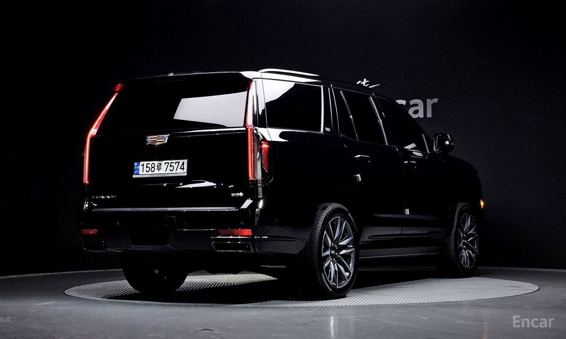 2022 Cadillac Escalade V 6.2 Sports Platinum с пробегом 52 603 км