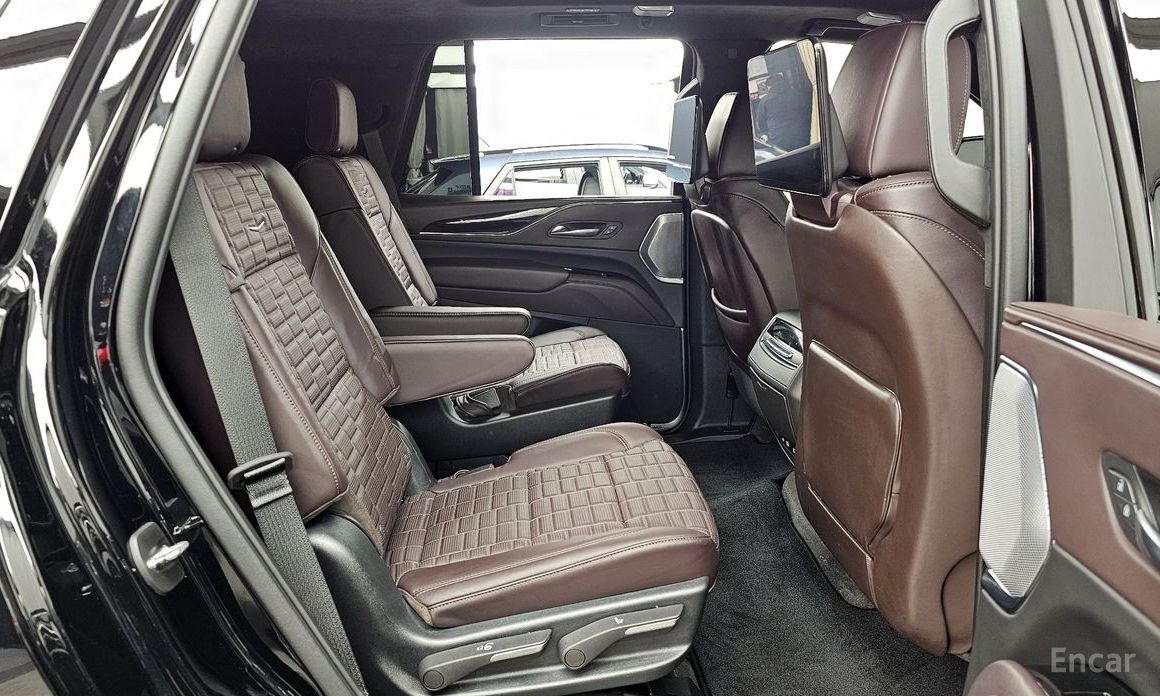 2022 Cadillac Escalade V 6.2 Sports Platinum с пробегом 90 909 км