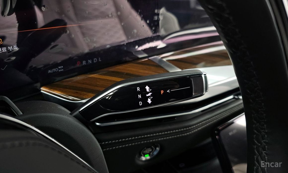 2025 Cadillac Escalade V 6.2 ESV ESV Sports Platinum с пробегом 5 888 км