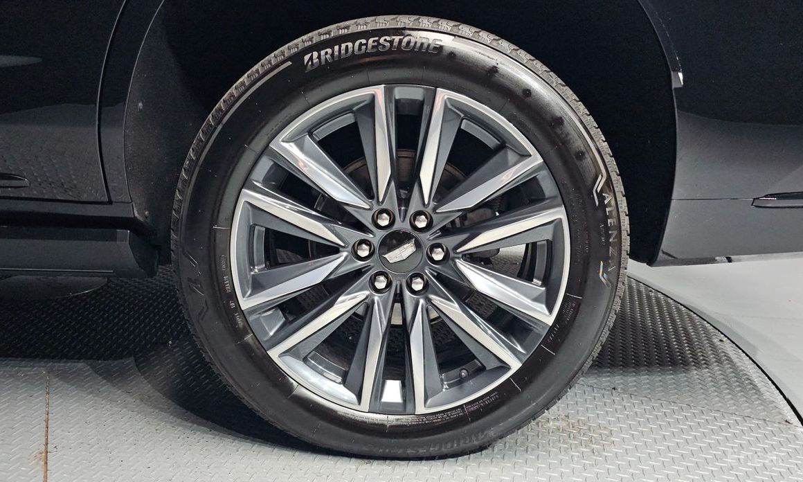 2022 Cadillac Escalade V 6.2 Sports Platinum с пробегом 52 603 км
