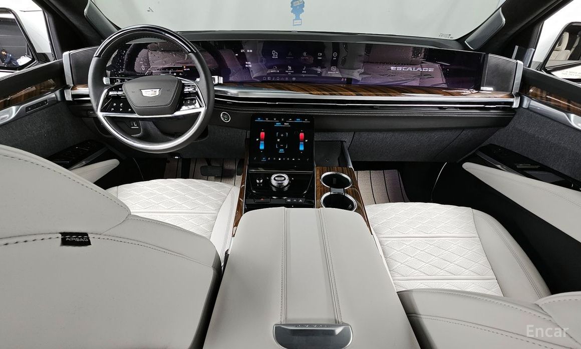 2025 Cadillac Escalade V 6.2 ESV ESV Sports Platinum с пробегом 5 888 км