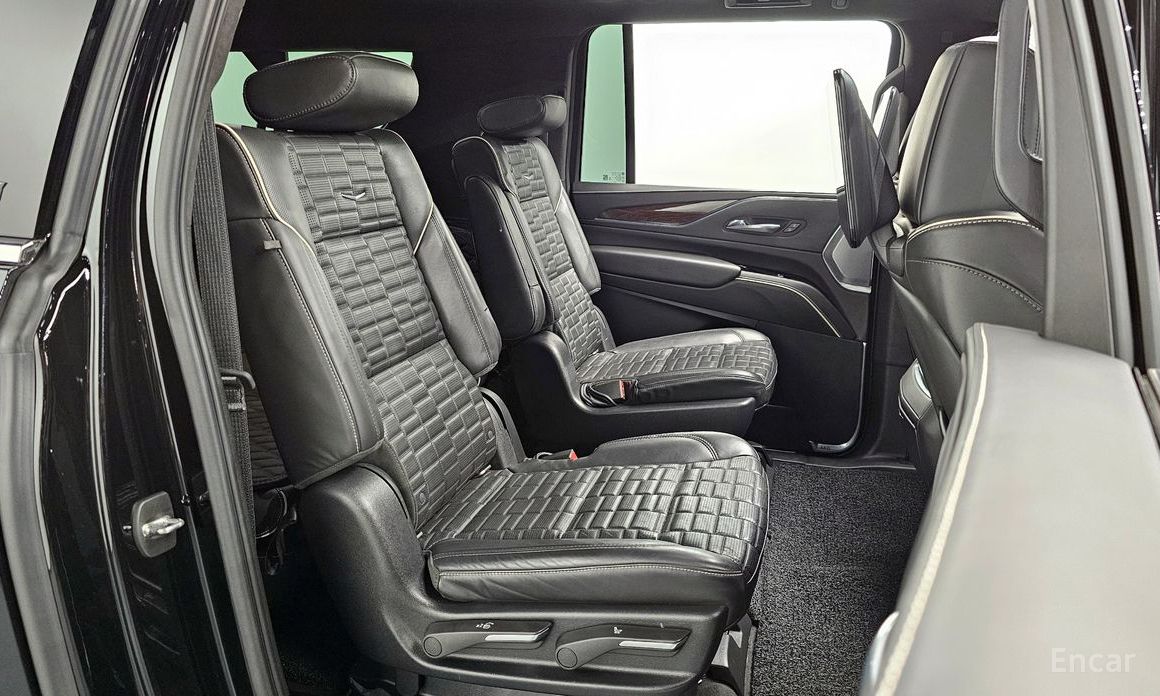 2022 Cadillac Escalade V 6.2 ESV ESV Premium Luxury Platinum с пробегом 57 709 км