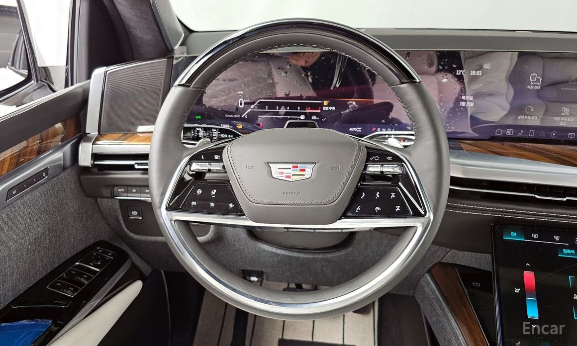 2025 Cadillac Escalade V 6.2 ESV ESV Sports Platinum с пробегом 5 888 км