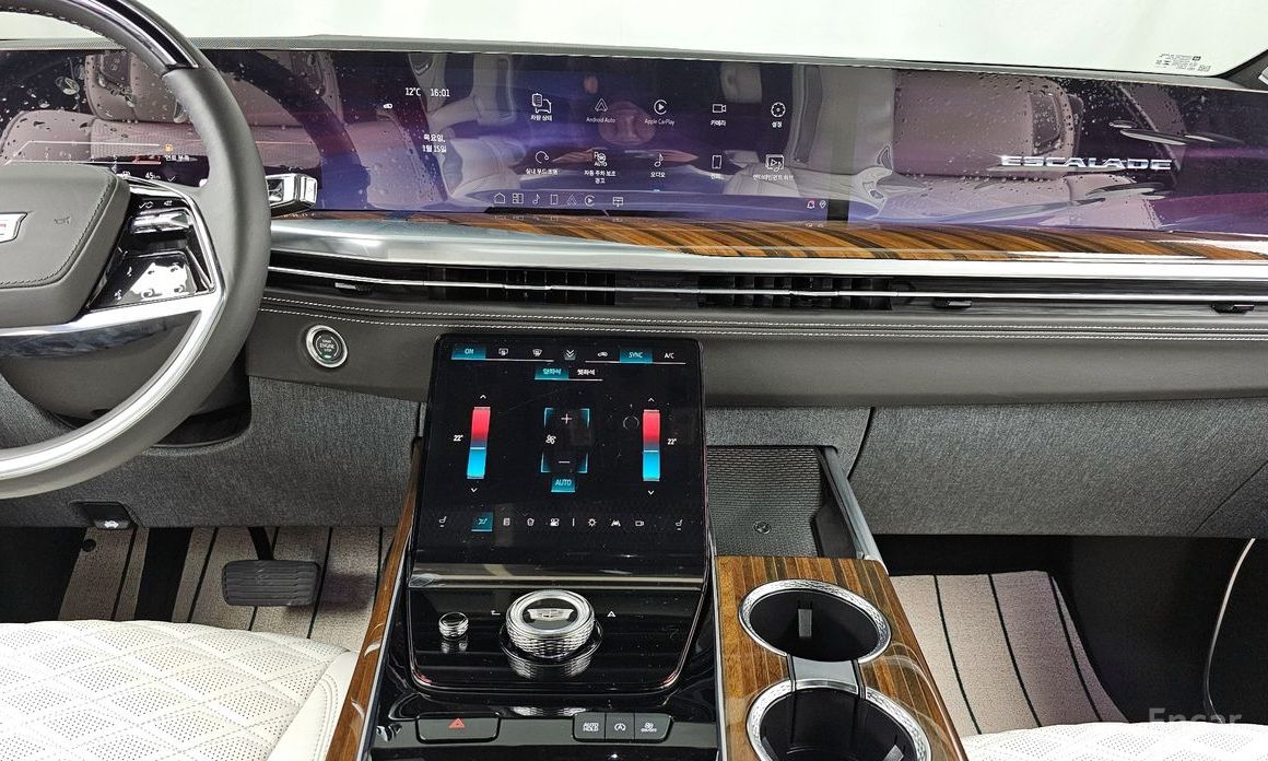 2025 Cadillac Escalade V 6.2 ESV ESV Sports Platinum с пробегом 5 888 км