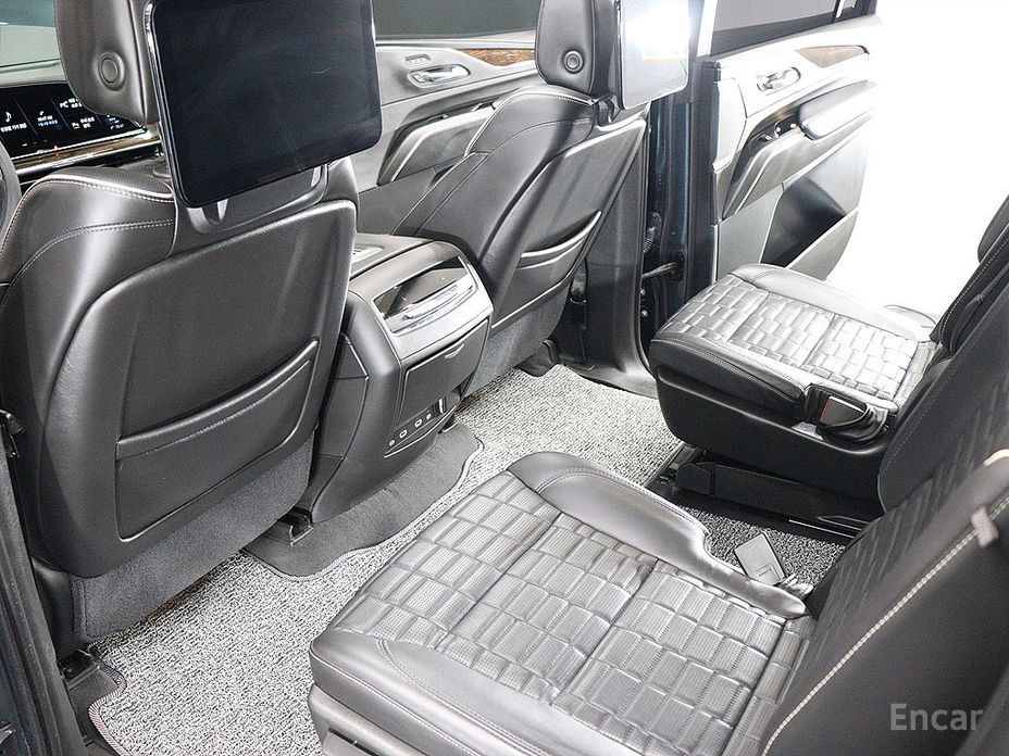 2021 Cadillac Escalade V 6.2 ESV ESV Sports Platinum с пробегом 78 953 км