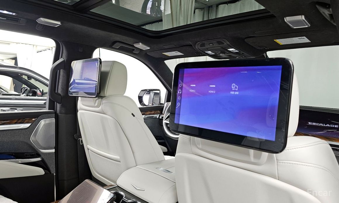 2025 Cadillac Escalade V 6.2 ESV ESV Sports Platinum с пробегом 5 888 км