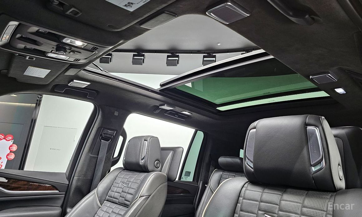2022 Cadillac Escalade V 6.2 ESV ESV Premium Luxury Platinum с пробегом 57 709 км