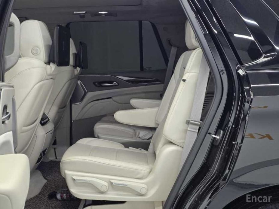 2023 Cadillac Escalade V 6.2 Sports Platinum с пробегом 16 334 км