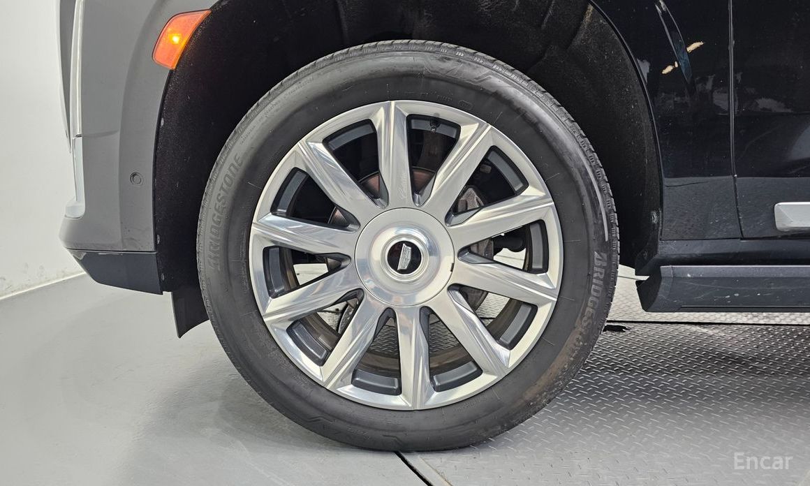 2022 Cadillac Escalade V 6.2 ESV ESV Premium Luxury Platinum с пробегом 45 911 км