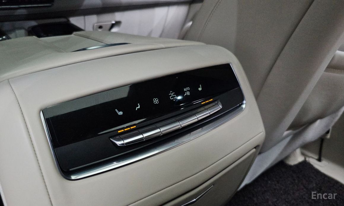 2022 Cadillac Escalade V 6.2 Sports Platinum с пробегом 52 603 км