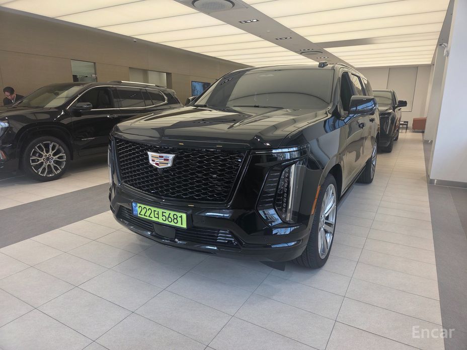 2025 Cadillac Escalade V 6.2 ESV ESV Sports Platinum с пробегом 9 244 км