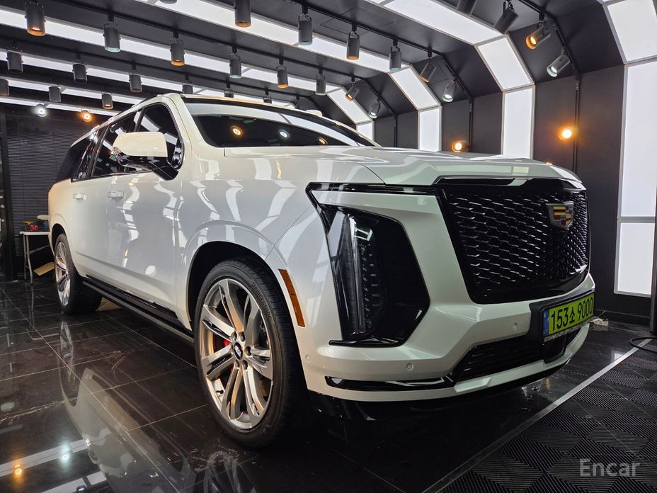 2025 Cadillac Escalade V 6.2 ESV ESV Sports Platinum с пробегом 1 550 км