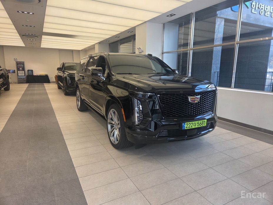 2025 Cadillac Escalade V 6.2 ESV ESV Sports Platinum с пробегом 9 244 км