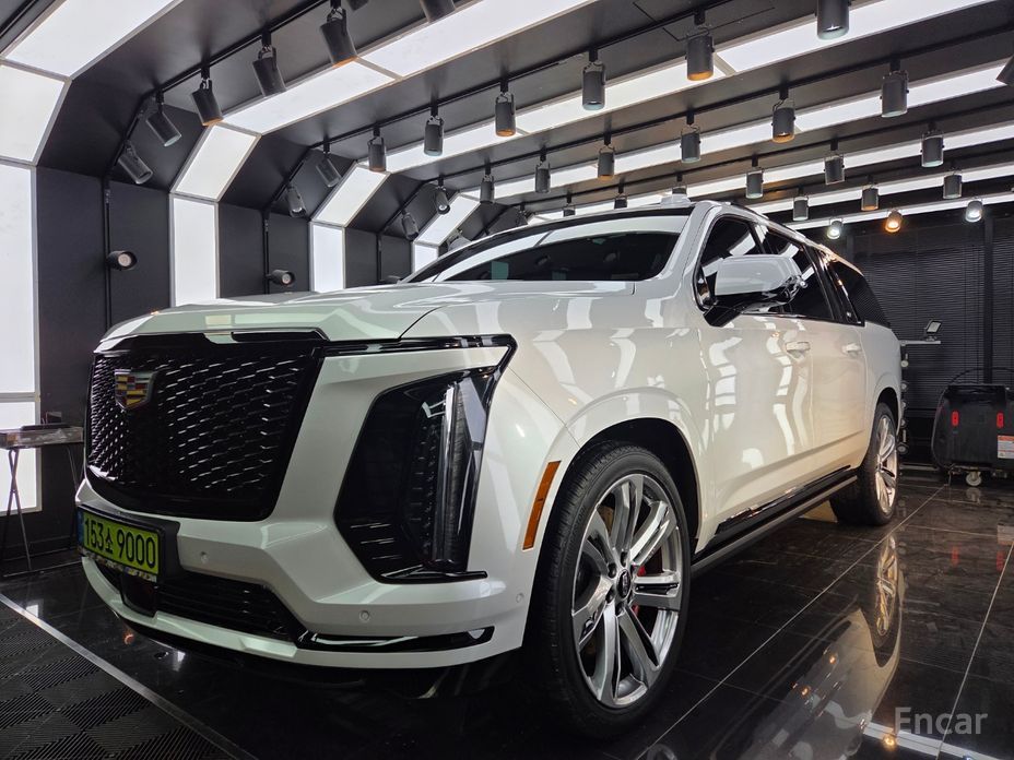 2025 Cadillac Escalade V 6.2 ESV ESV Sports Platinum с пробегом 1 550 км