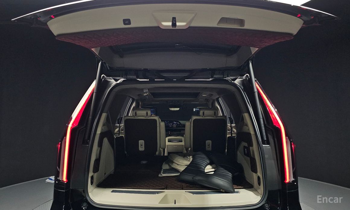 2022 Cadillac Escalade V 6.2 Sports Platinum с пробегом 52 603 км