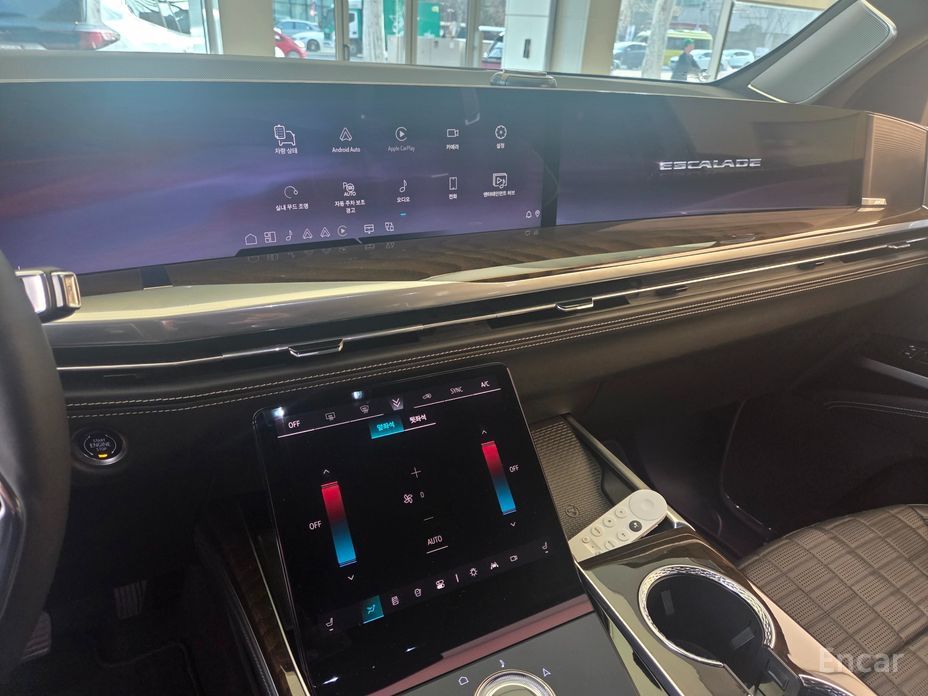 2025 Cadillac Escalade V 6.2 ESV ESV Sports Platinum с пробегом 9 244 км
