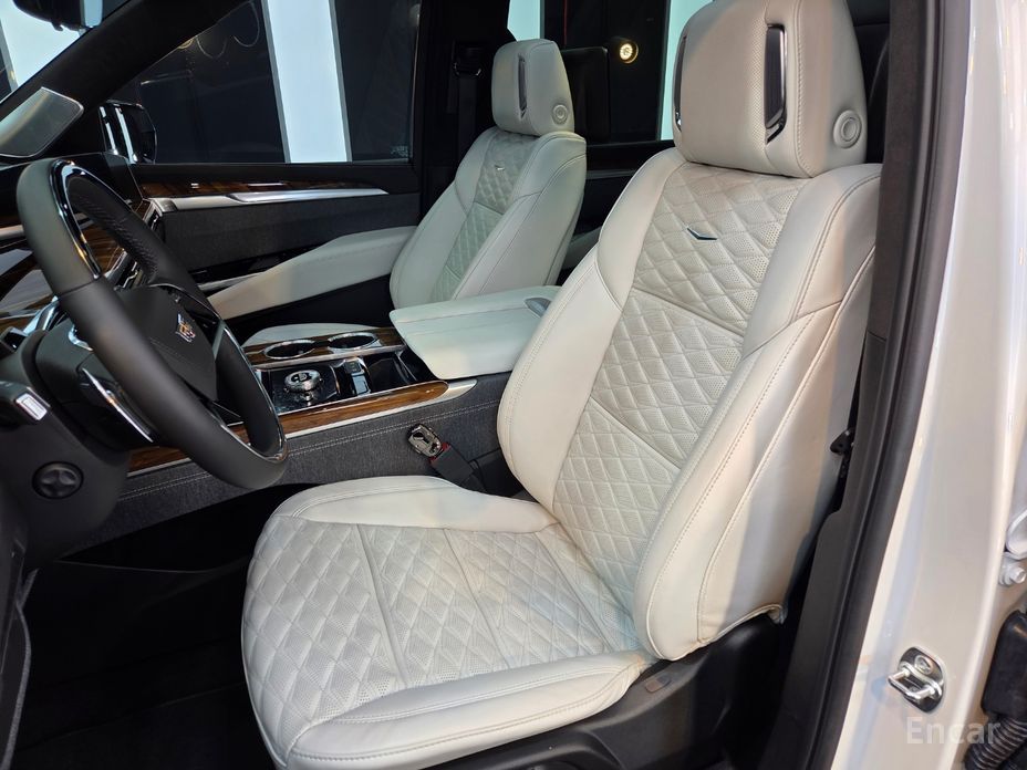 2025 Cadillac Escalade V 6.2 ESV ESV Sports Platinum с пробегом 1 550 км