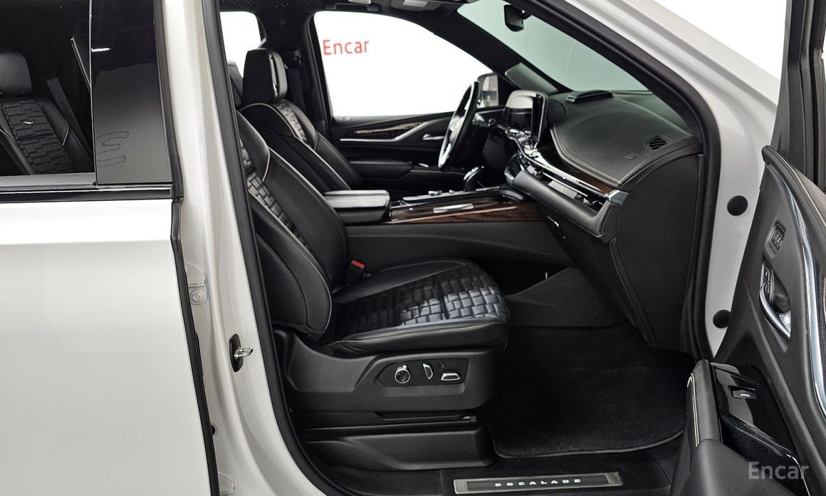 2021 Cadillac Escalade V 6.2 Premium Luxury Platinum с пробегом 69 327 км