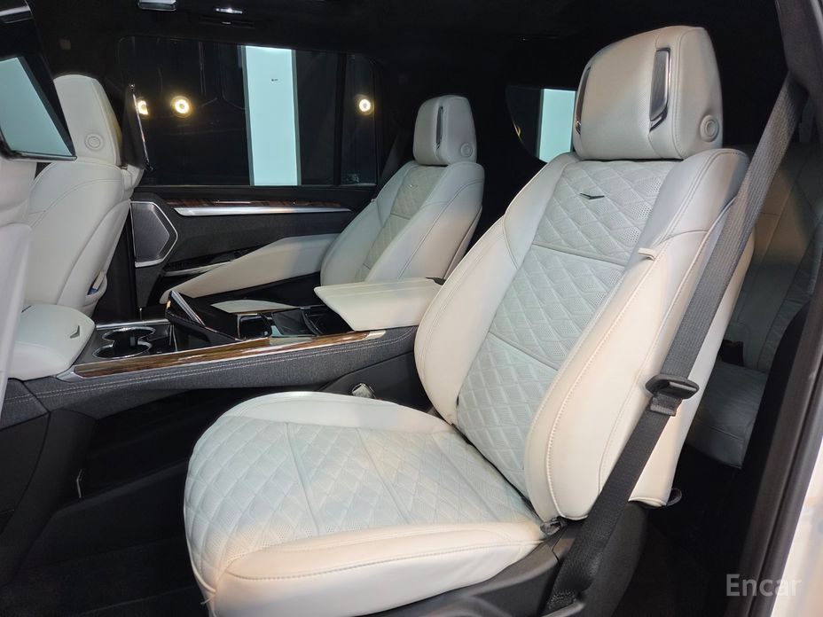 2025 Cadillac Escalade V 6.2 ESV ESV Sports Platinum с пробегом 1 550 км