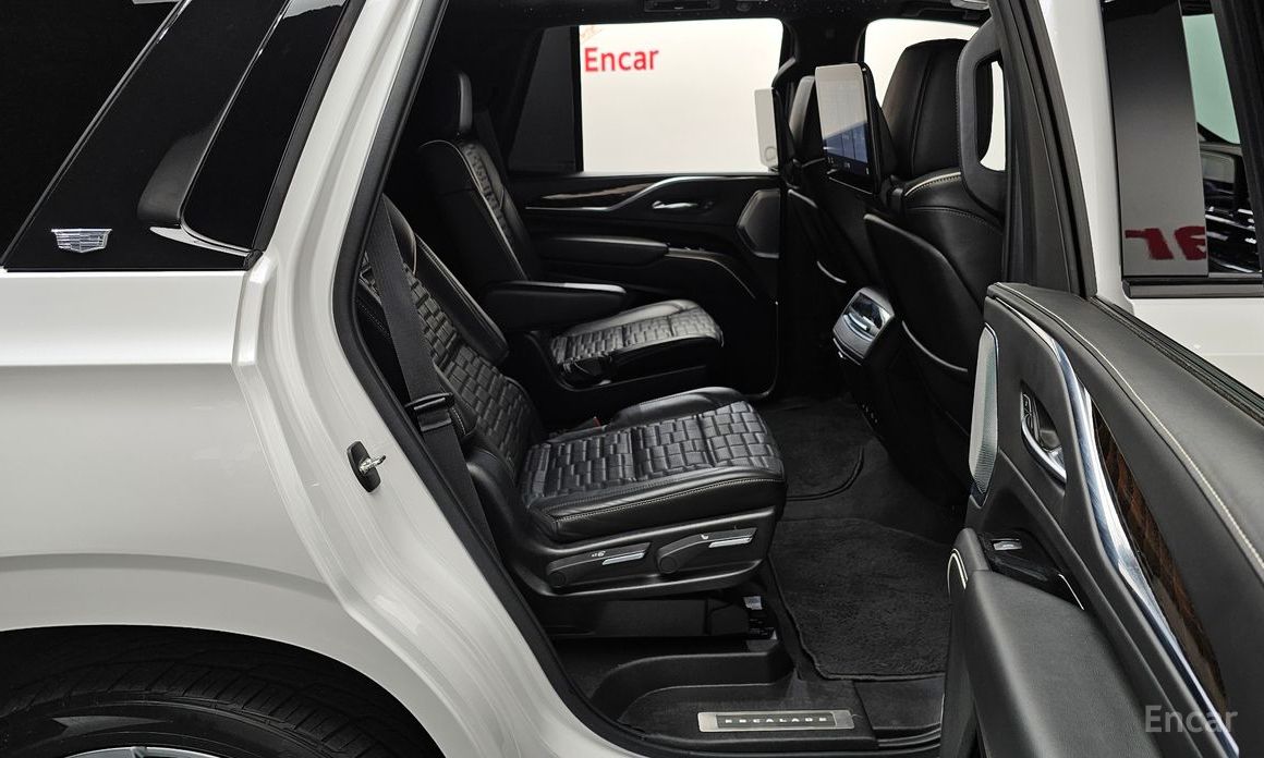 2021 Cadillac Escalade V 6.2 Premium Luxury Platinum с пробегом 69 327 км
