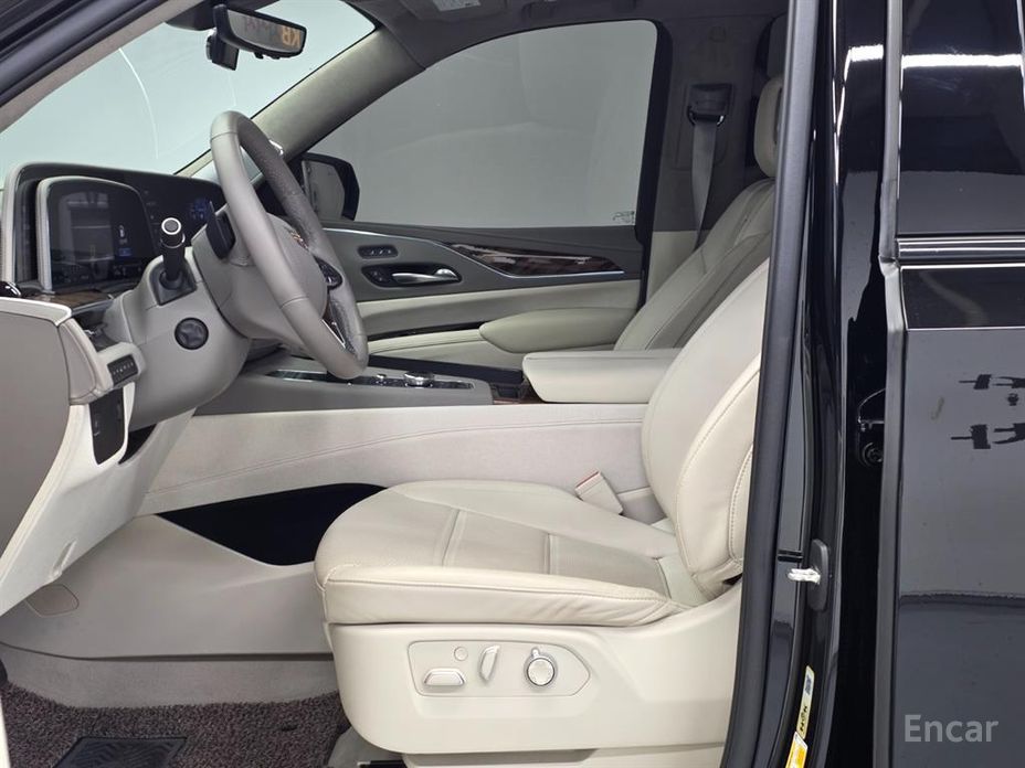 2023 Cadillac Escalade V 6.2 Sports Platinum с пробегом 16 334 км