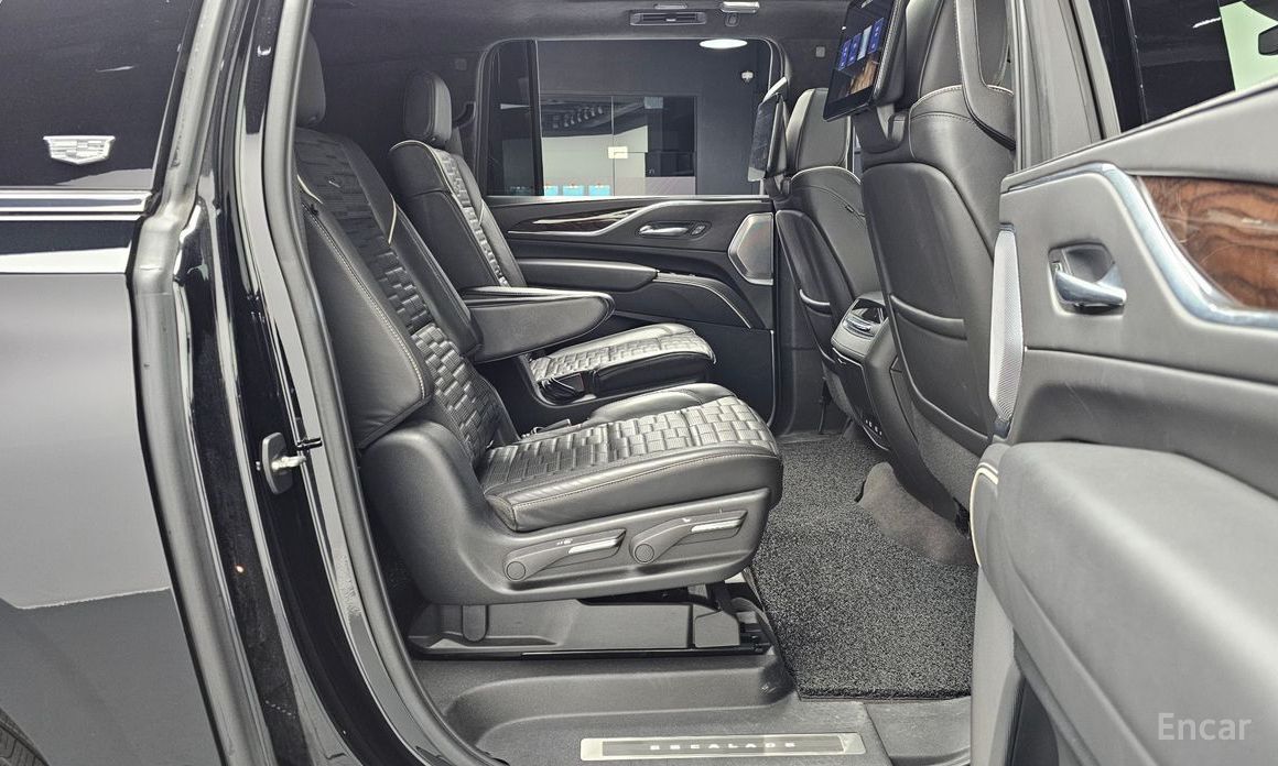 2022 Cadillac Escalade V 6.2 ESV ESV Premium Luxury Platinum с пробегом 45 911 км